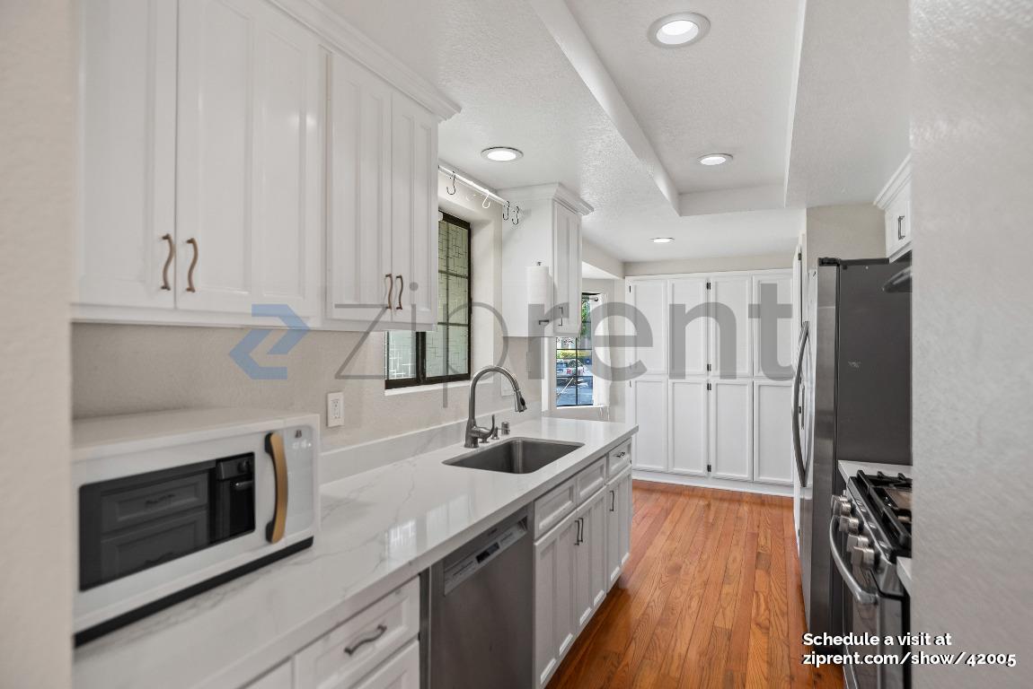 Building Photo - 871 Praderia Cir