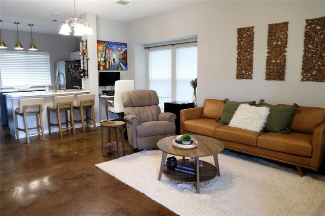 Building Photo - 4619 Senda Ln