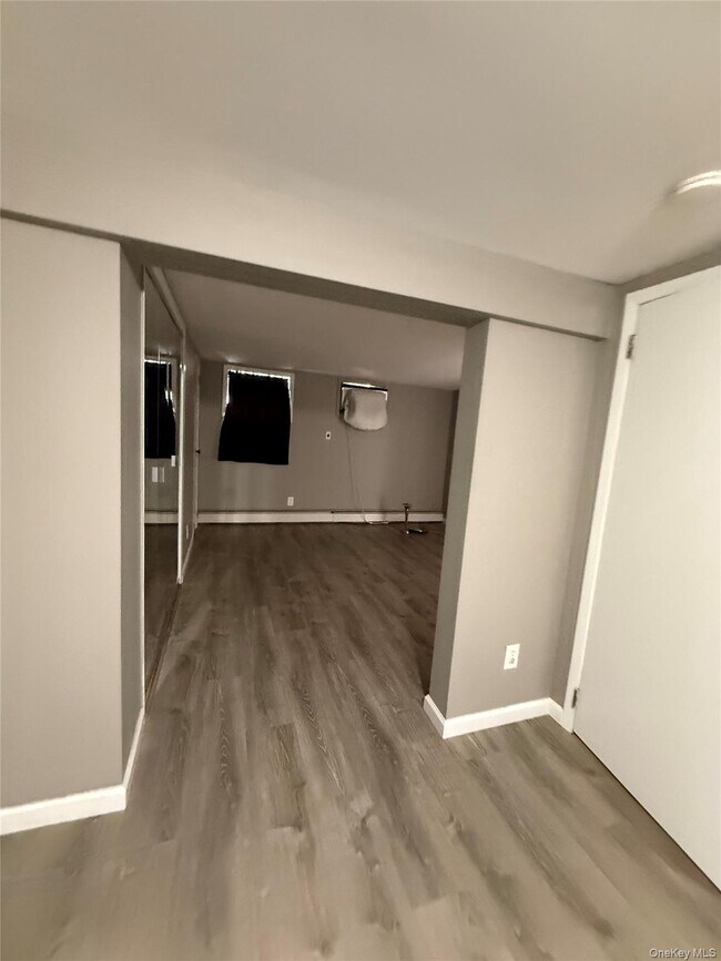 Building Photo - 60 Wheatfield Ln