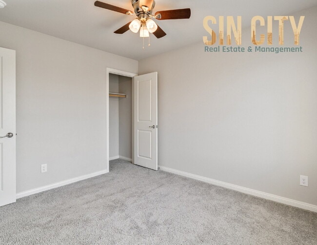 Building Photo - "Spacious 4-Bedroom Oasis with 2.5 Baths i...