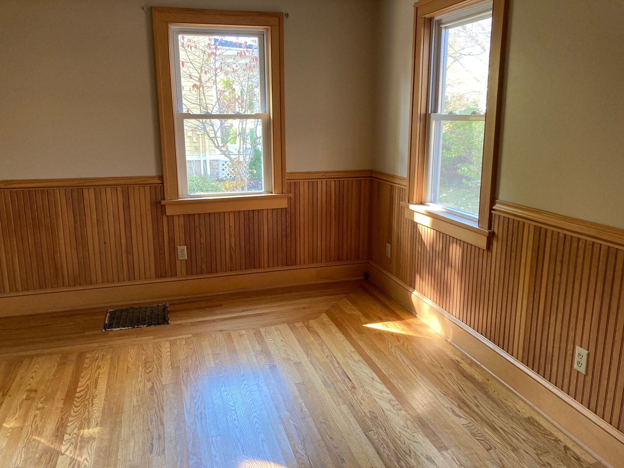 Building Photo - 223 Gibson St