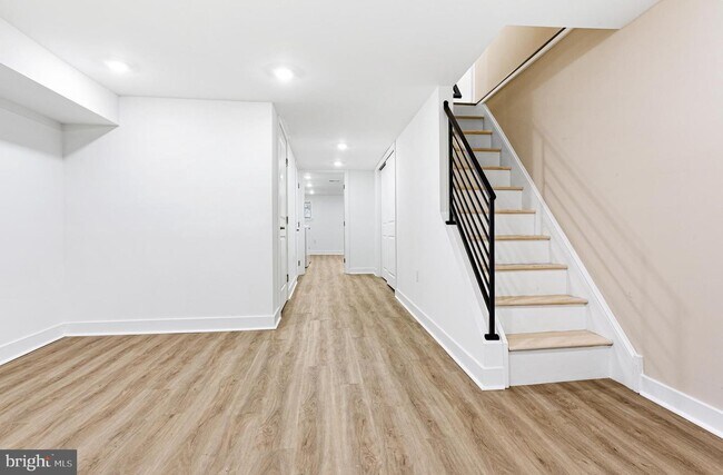 Building Photo - 806 S 56th St