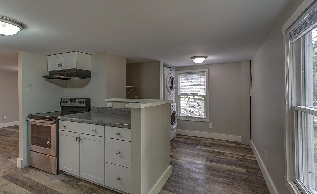 Building Photo - 183 Hillside Dr