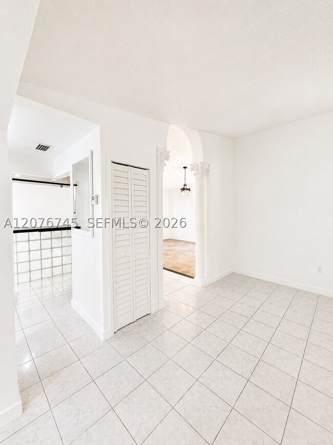 Building Photo - 3011 SW 117th Ct