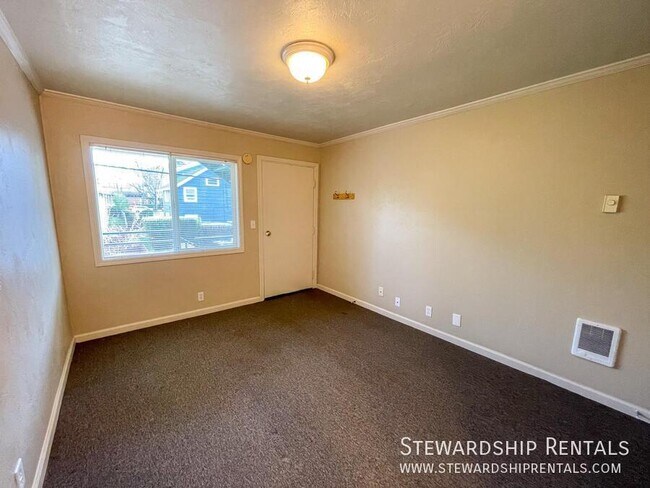 Building Photo - 1827 Harris St