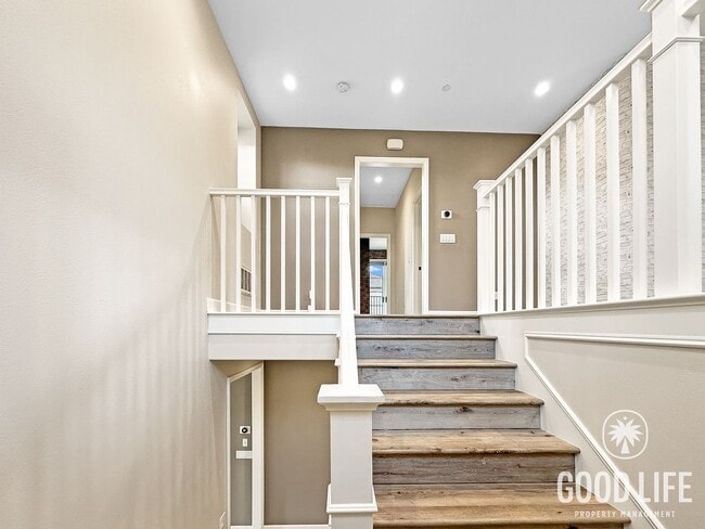 Building Photo - Stunning 3Bd/3.5Ba Home in Irvine w/Large Patio, Modern Design and 2 Master Suites!