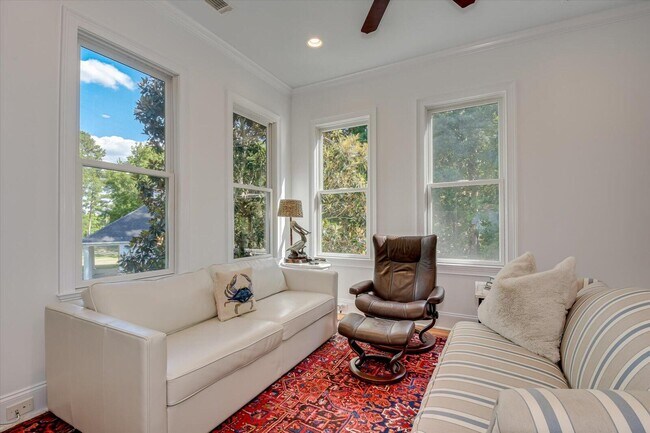 Building Photo - 501 John Fox's Run