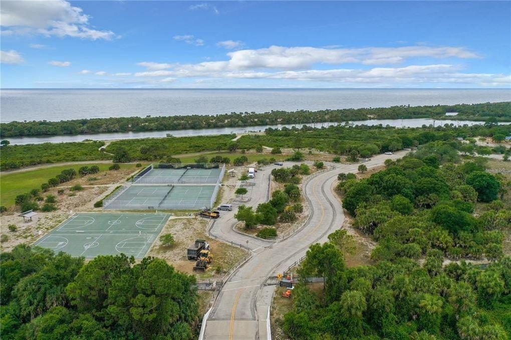 Building Photo - 1440 Everest Rd