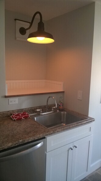 Building Photo - 1 Franklin St