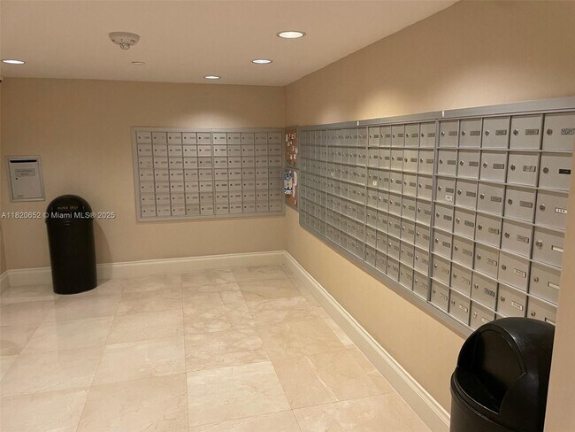 Building Photo - 3530 Mystic Pointe Dr