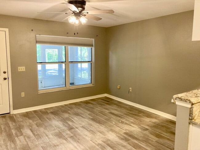 Building Photo - 2 bedroom, 2 bath ground level condo with ...