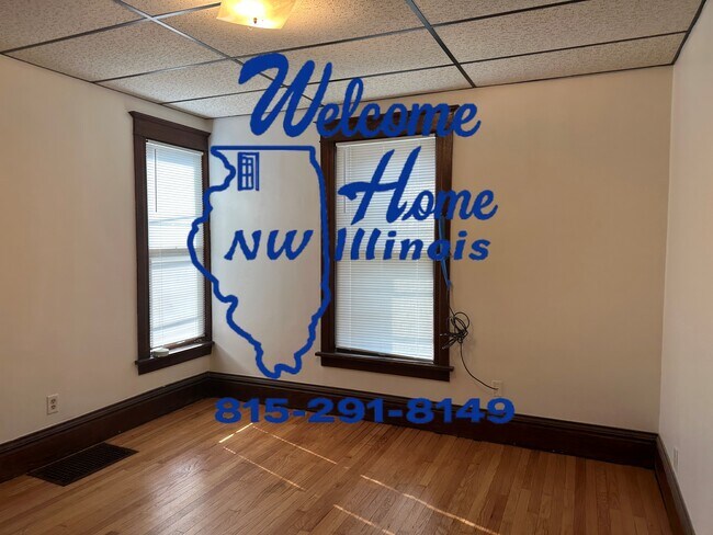 Building Photo - 1242 S Maple Ave