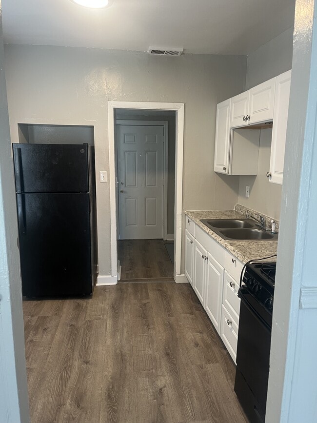 Primary Photo - 2427 N 57th St