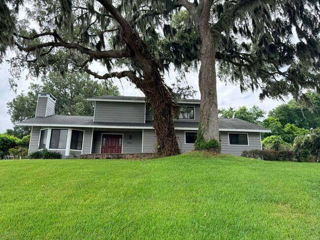 Building Photo - Large and Stunning 2700sqft Newly Renovated 3BR 3BTH!