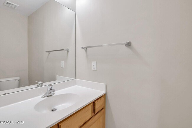 Building Photo - 7 Harbison Pl