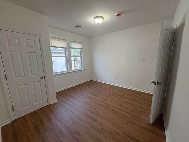 Building Photo - 355 Princeton Ave