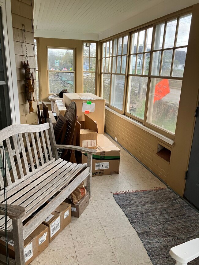 Building Photo - 299 High Street