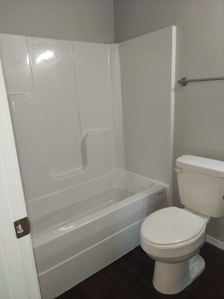 Building Photo - 2124 Ingalls Ln