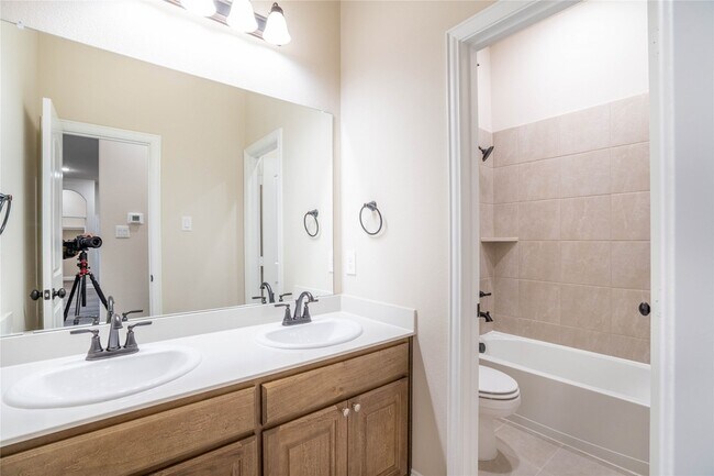 Building Photo - 312 Delaford Dr