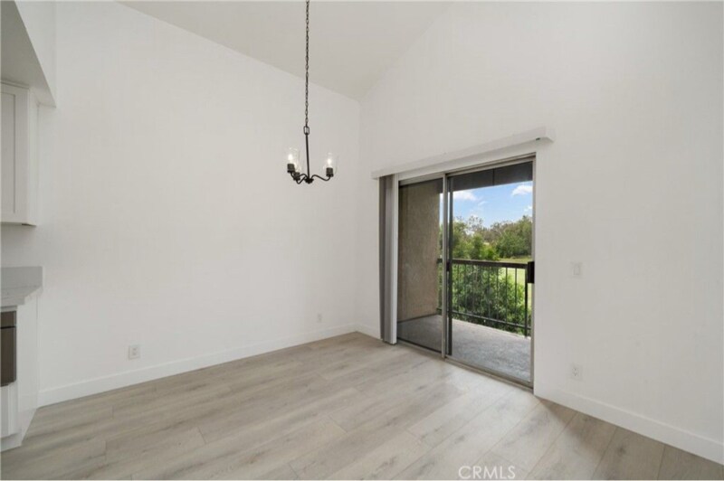 Building Photo - 3180 Little Mountain Dr