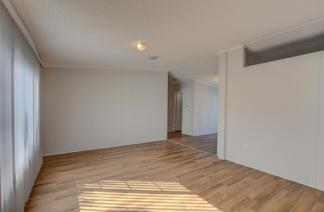 Building Photo - 22937 Seaspray Pl