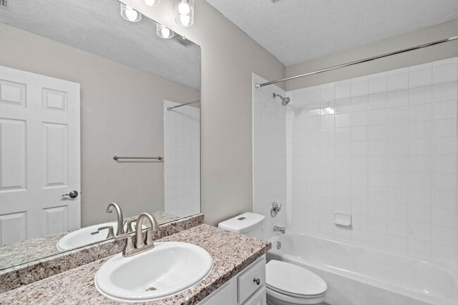 Building Photo - HUNTINGTON POINTE - 4 bd • 2.5 ba • 2,142 ft² (Lake Mary)