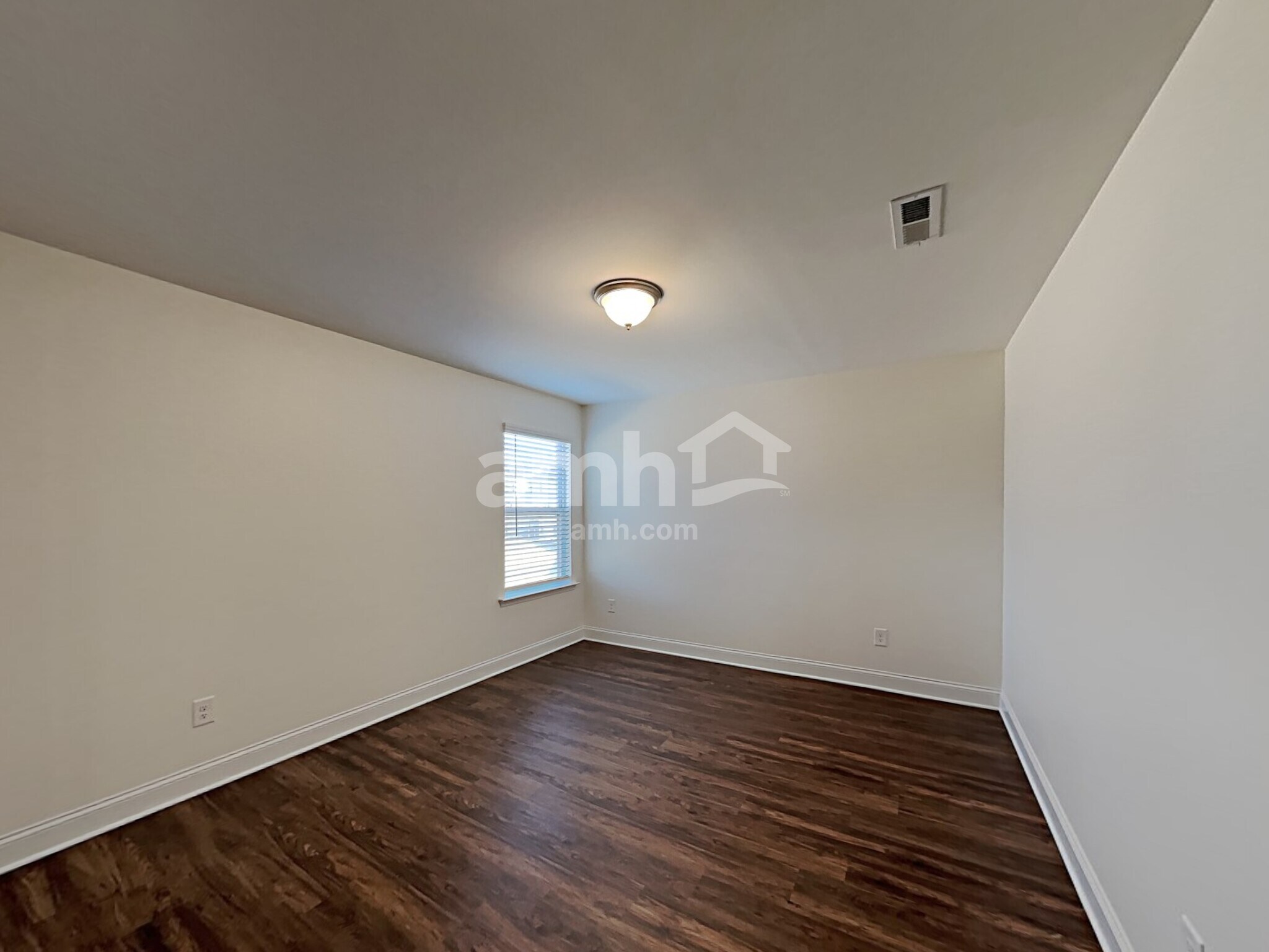 Building Photo - 860 Jubilation St