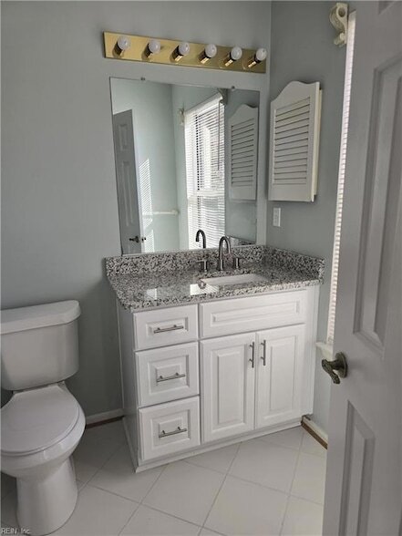 Building Photo - 807 Zircon Ct