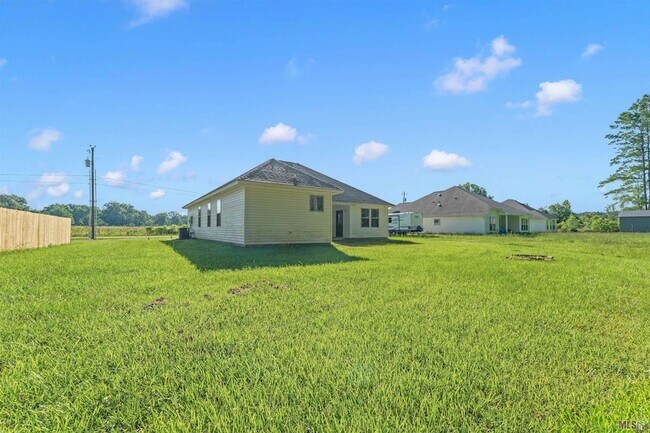 Building Photo - 12664 Brown Rd