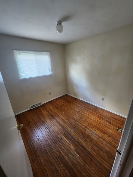 Building Photo - 2009 Northover Rd
