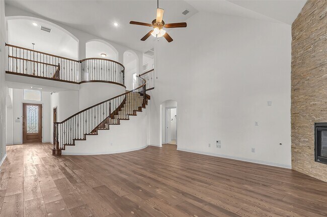 Building Photo - 1209 Rogers Parkway