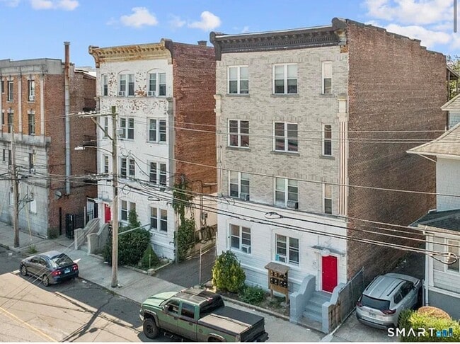 Building Photo - 31 Whittier St