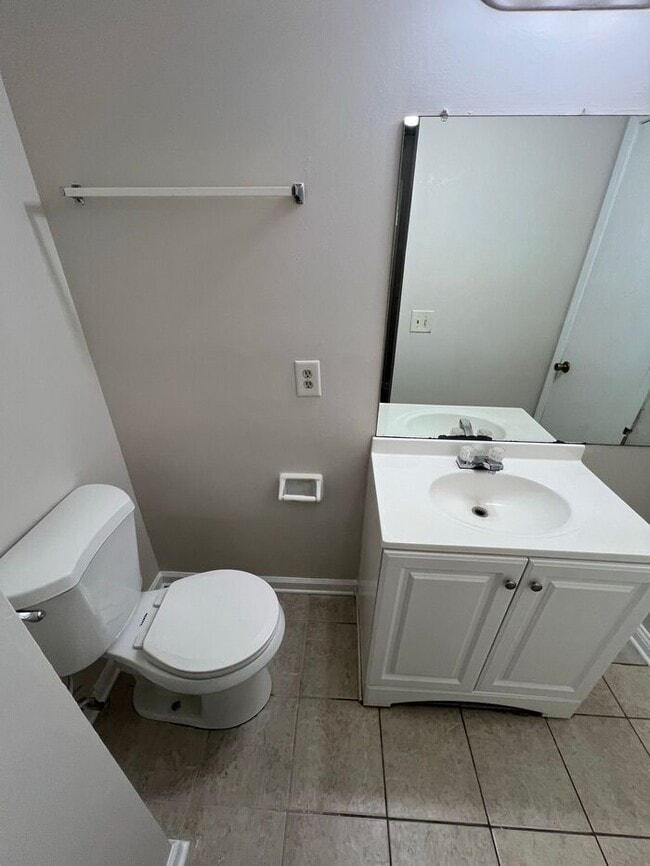 Building Photo - Beautiful 2-Bedroom Townhome in the Highly Sought-After Buford School District!