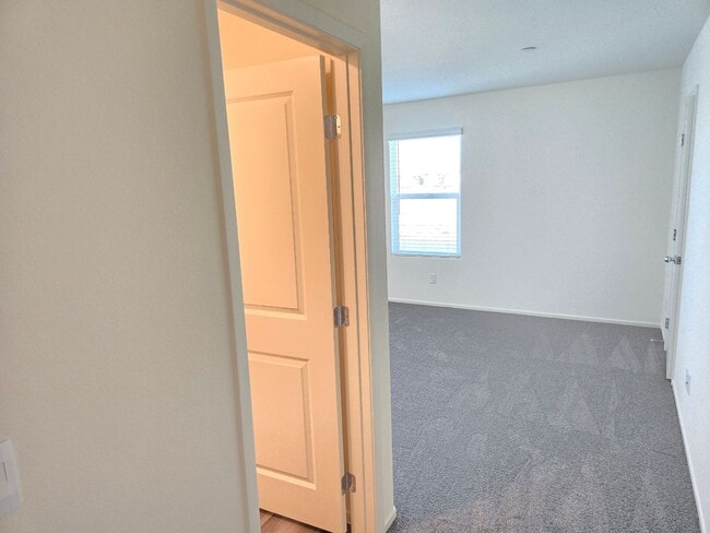 Building Photo - Kalea Trails Gated Cosmos Garden