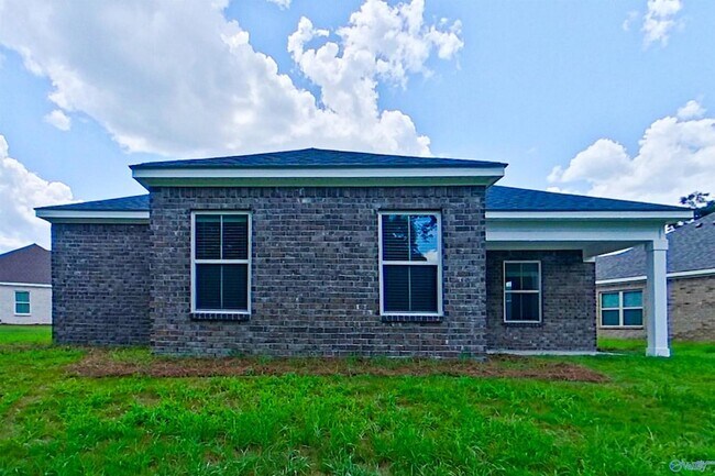 Building Photo - 664 June St