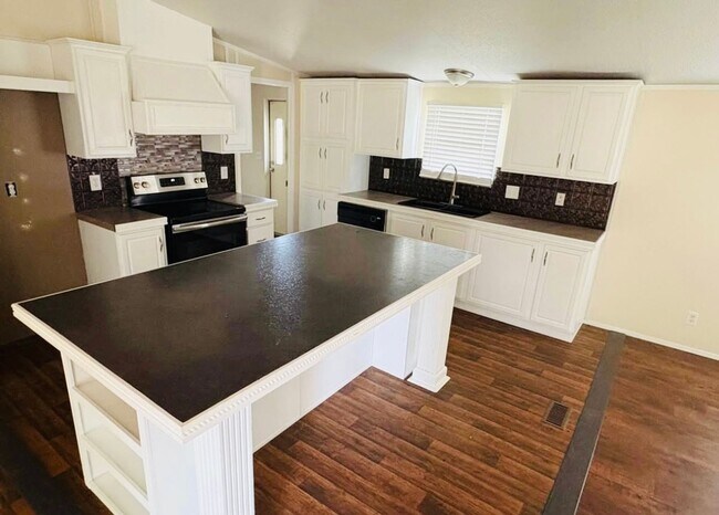 Building Photo - 3br 2ba on 1.5 acres in Blanchard!!