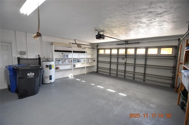 Building Photo - 705 Spanish Main Dr