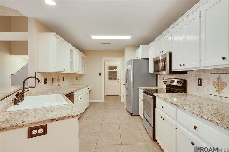 Building Photo - 5156 Stumberg Ln