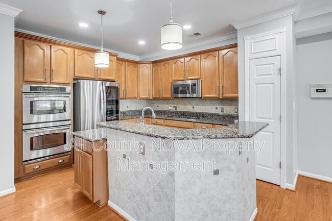 Building Photo - 2729 Celestial Dr
