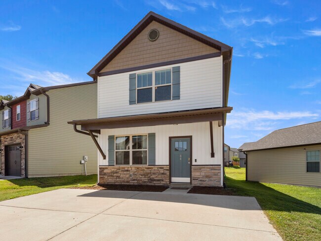 Building Photo - 84 Cardwell Ln