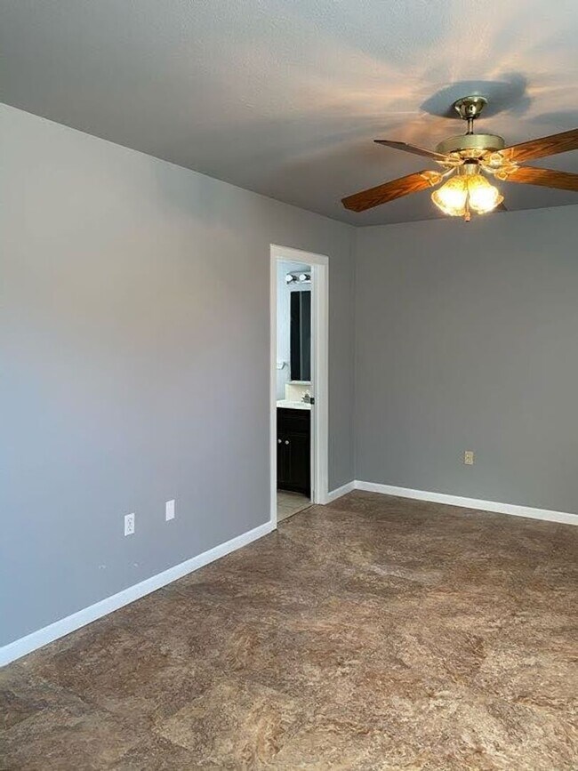 Building Photo - 1232 Wilson St