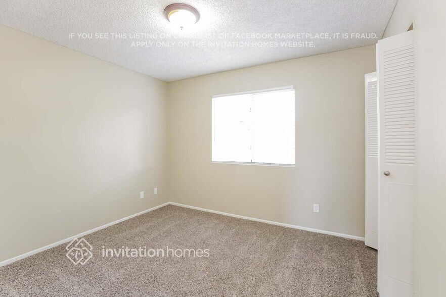 Building Photo - 2340 W Portobello Ave