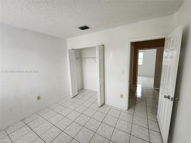 Building Photo - 4 br, 3 bath Condo - 384 NW 114th Ave # 20...