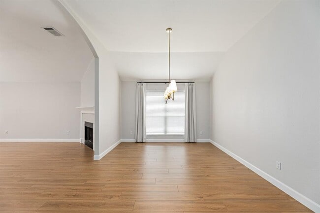 Building Photo - 1816 White Indigo Trail