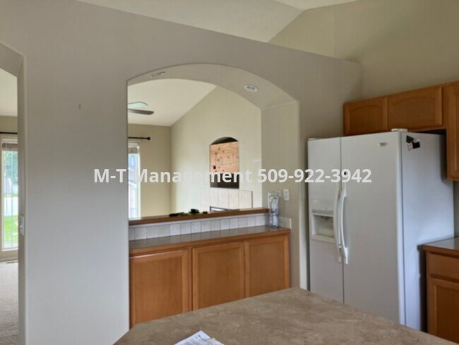 Building Photo - Valley 4 br/3 bath house in Flora Springs ...