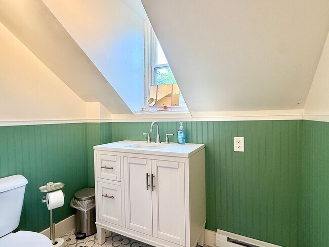 Building Photo - All Inclusive West End Condo-Fully Furnished with Parking!