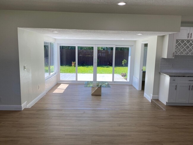 Building Photo - 2751 NE 26th Terrace