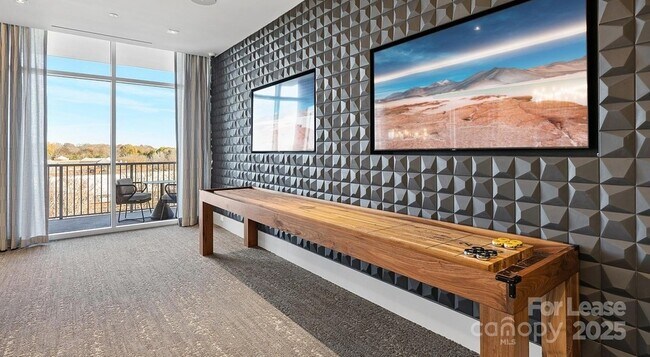 Building Photo - 4425 Sharon Rd