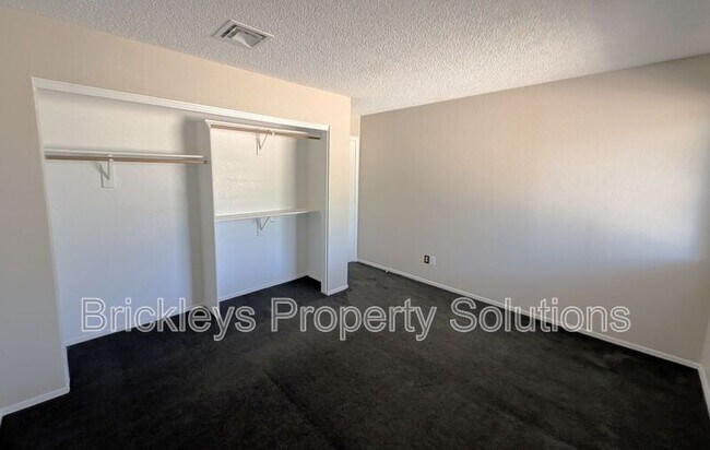 Building Photo - 1878 E Sheffield Ct