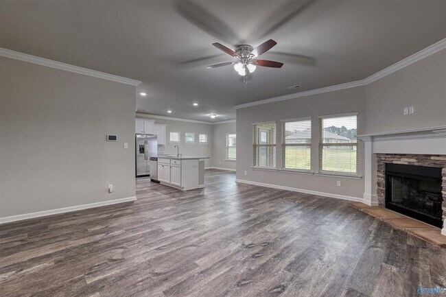 Building Photo - 124 Oak Fletcher Dr
